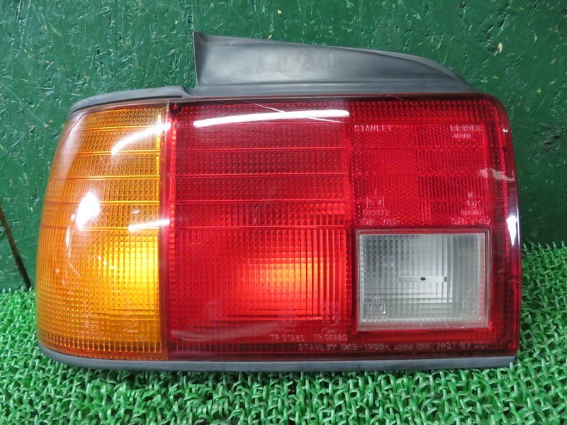 『psi』 ダイハツ G102S シャレード セダン 4SD 左テールランプ スタンレー 043-1963 H1年式拍卖