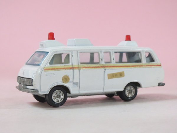 67870■トミカ57-1-1 トヨタRH18V型救急車拍卖