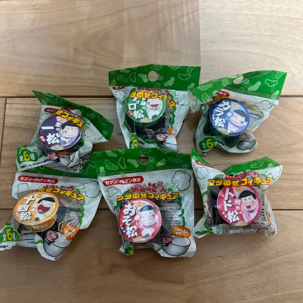 セブンイレブン限定 おそ松さん フタのせフィギュア 全種拍卖