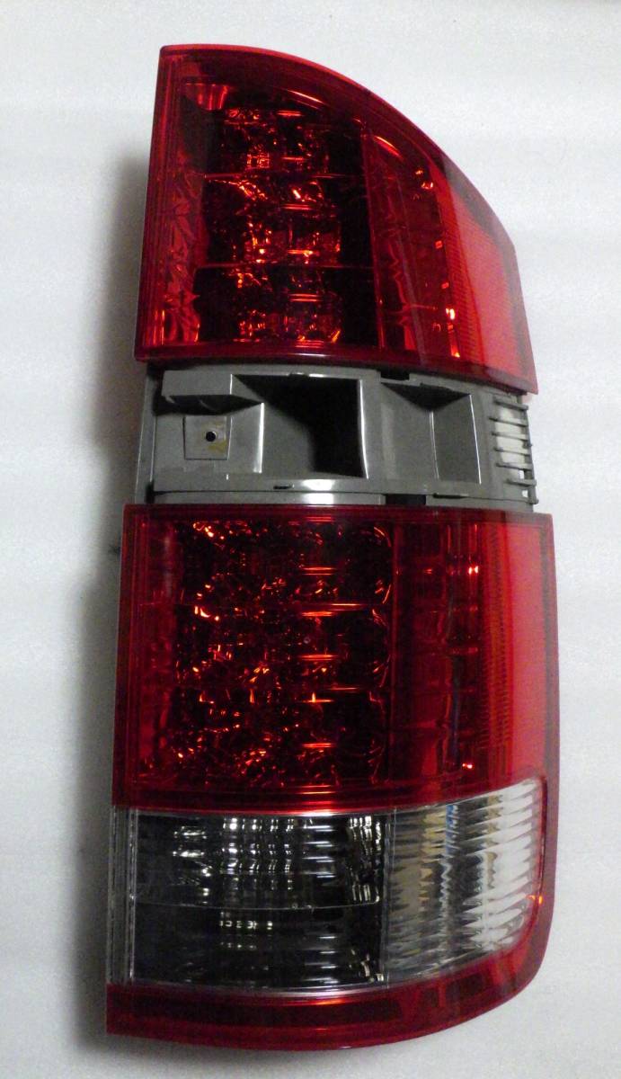 即決 60系後期 ノア テールランプ 右 ICHIKOH 28-184 ※送込拍卖