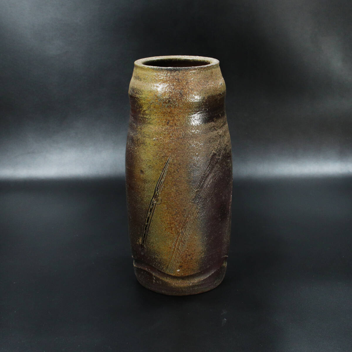 『藤原啓(人間国宝)』作/備前 花生(合せ箱) <240420009>拍卖