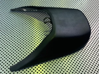 フォルツァ 純正 破れ無・穴無 タンデムシート mf08 リア ヤマハ拍卖