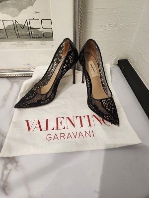 ヴァレンティノガラバーニ パンプス サイズ35ハーフ 【8905-7】拍卖