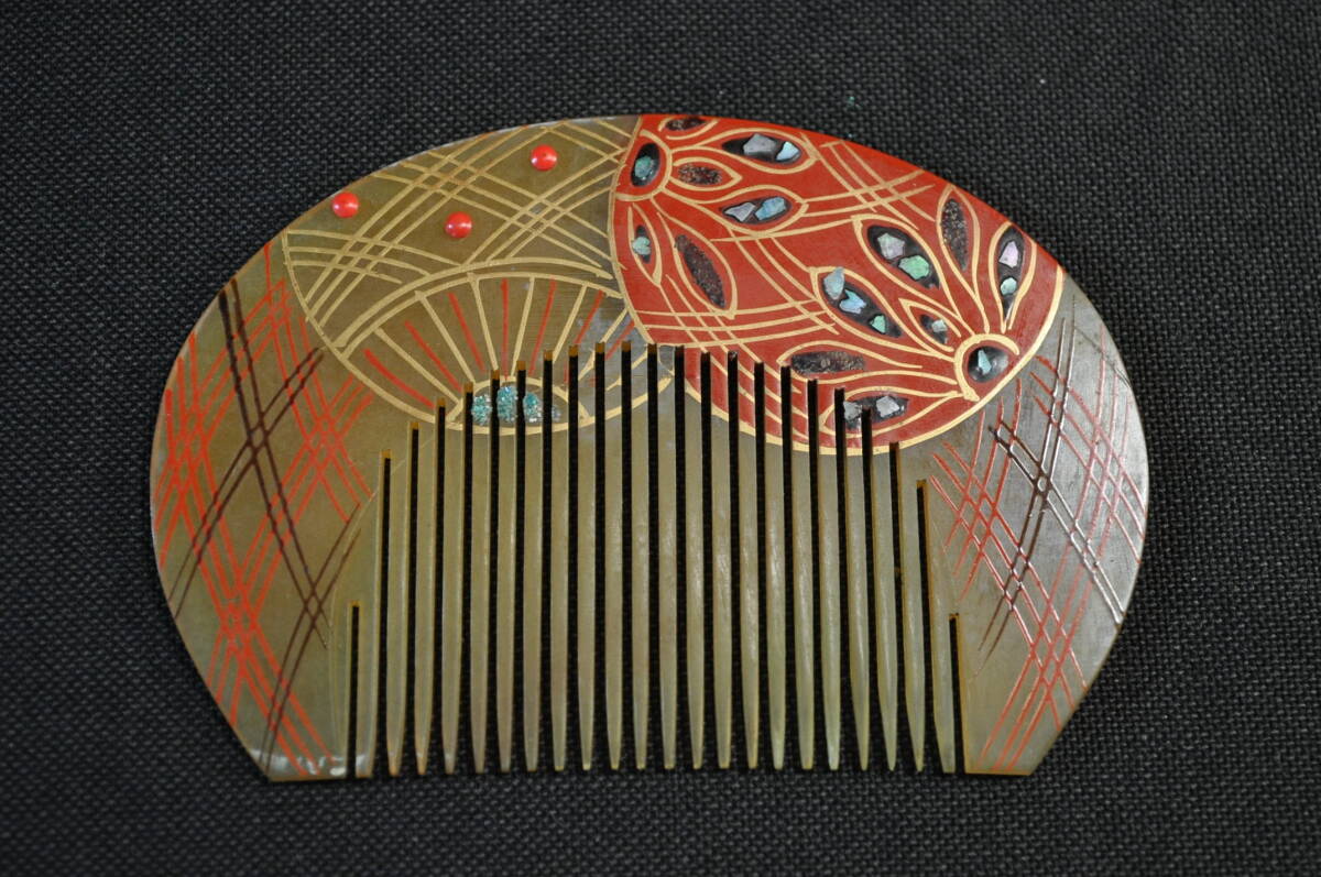 裕福な旧家の所蔵品 昭和初期 匠の技 高級素材 べっ甲 櫛 貝&珊瑚象嵌 金手描き模様拍卖