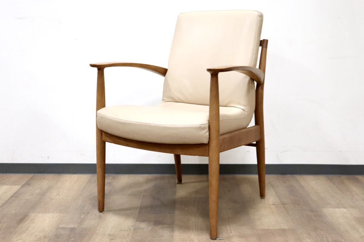 GMHH17A○karimoku / カリモク C-10225708 ダイニングチェア アームチェア 食卓椅子 椅子 オーク材 合皮 ベージュ モダン 国産家具拍卖