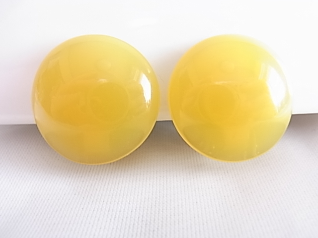 ビンテージ/ヴィンテージ 琥珀調のストーン アンバー調 品質不明 円形ラウンド形 まあるいデザイン 昭和レトロ 素敵イヤリング♪拍卖