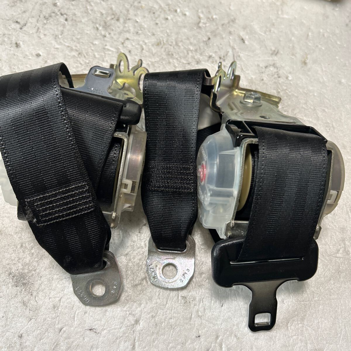 270 トヨタ ZVW 30 プリウス 後期 リア シートベルト 左右 M-339拍卖