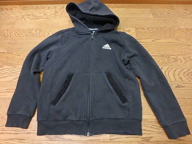 60s405k adidas アディダス 140 パーカー ジップアップ 子供服 黒 男の子 女の子 中古 (北海道・沖縄・離島は発送不可)拍卖