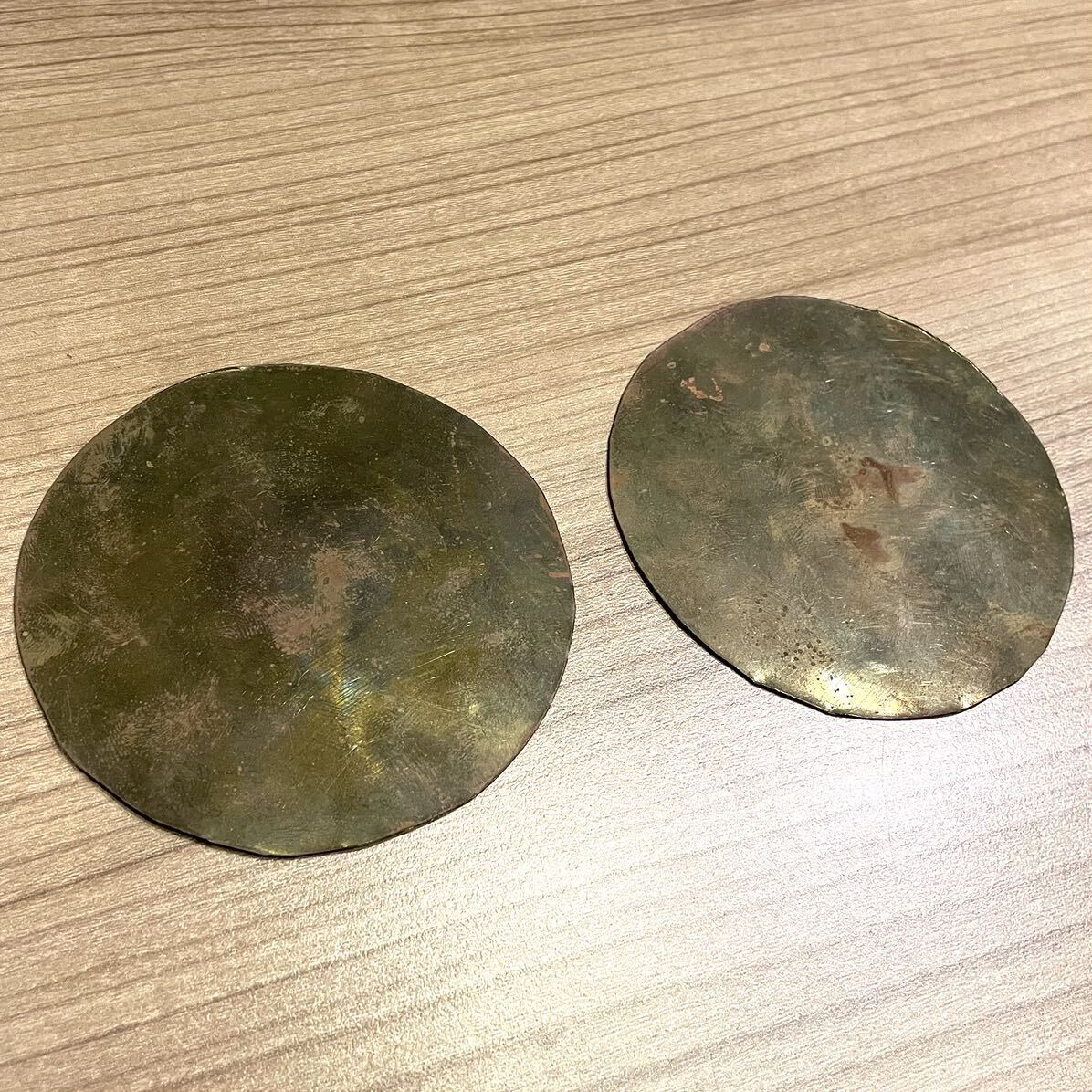 京都「アンティーク・ベル」購入 銅プレート 2枚 煎茶碗 茶托 コースター ディスプレイ 骨董拍卖