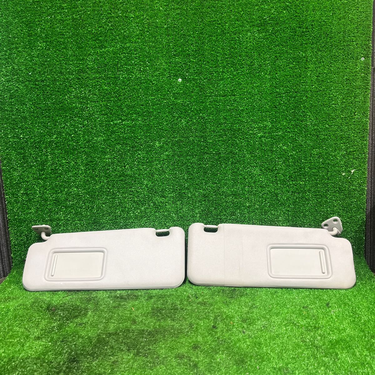 KGC10パッソ サンバイザー 左右セット 8-3拍卖