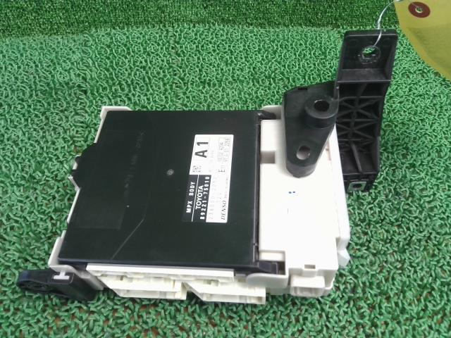 レクサス HS DAA-ANF10 ヒューズボックス 214 82730-75010 インストルメントパネルジャンクションブロックASSY拍卖