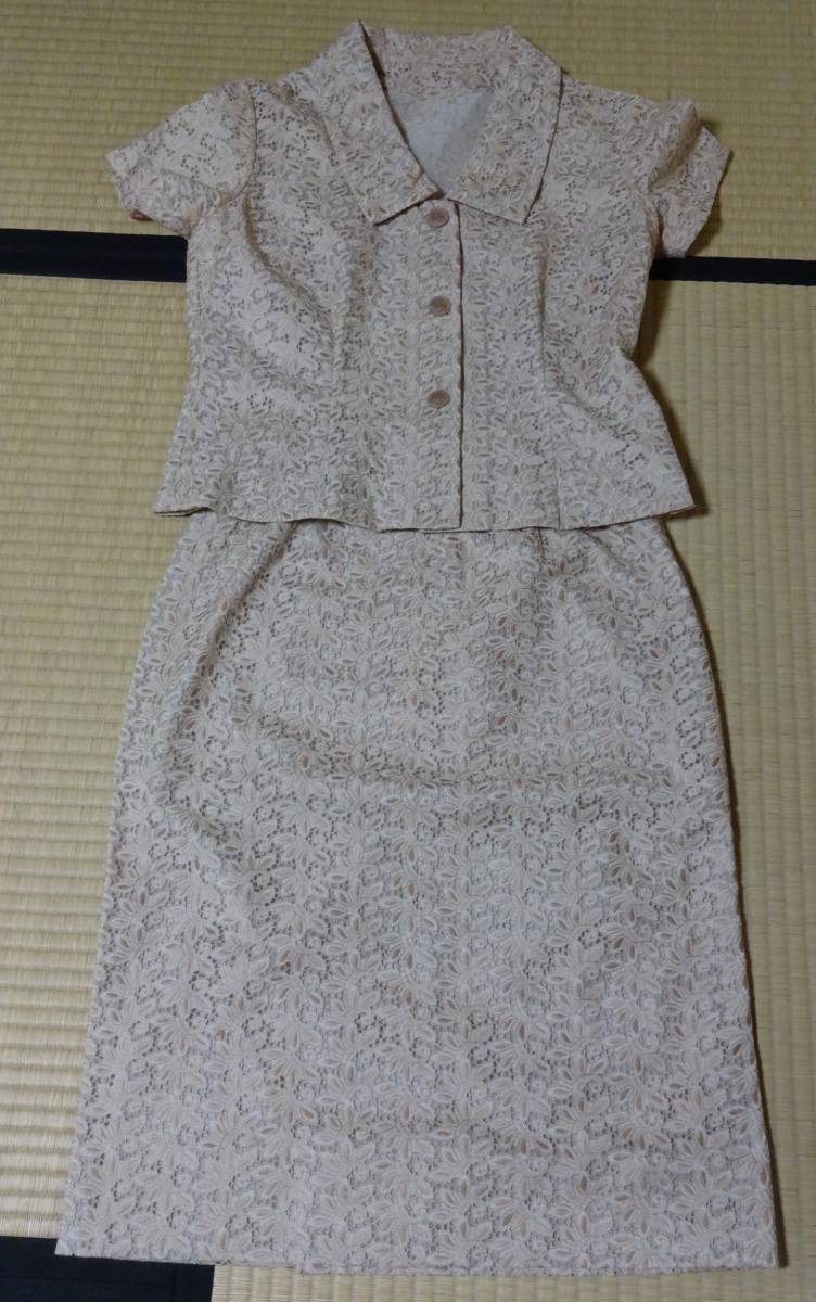 USED!ベージュレース地半袖スーツ、サイズ9または11?拍卖