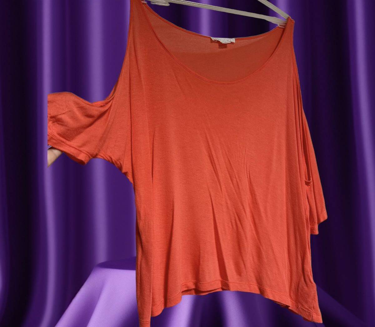 【フォーエバー21】オープンショルダーオレンジ半袖Tシャツ♪Forever21拍卖