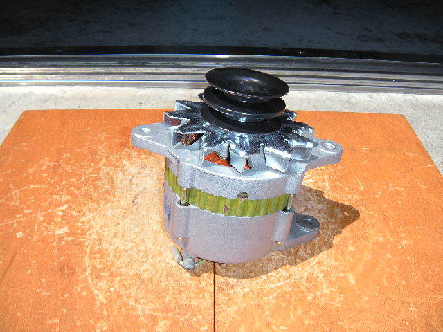 日産ディーゼル、建築機械/日立建機、バックホー・油圧ショベル用オルタネーター(ダイナモ)リビルト品 LR225-88、23100-90074拍卖