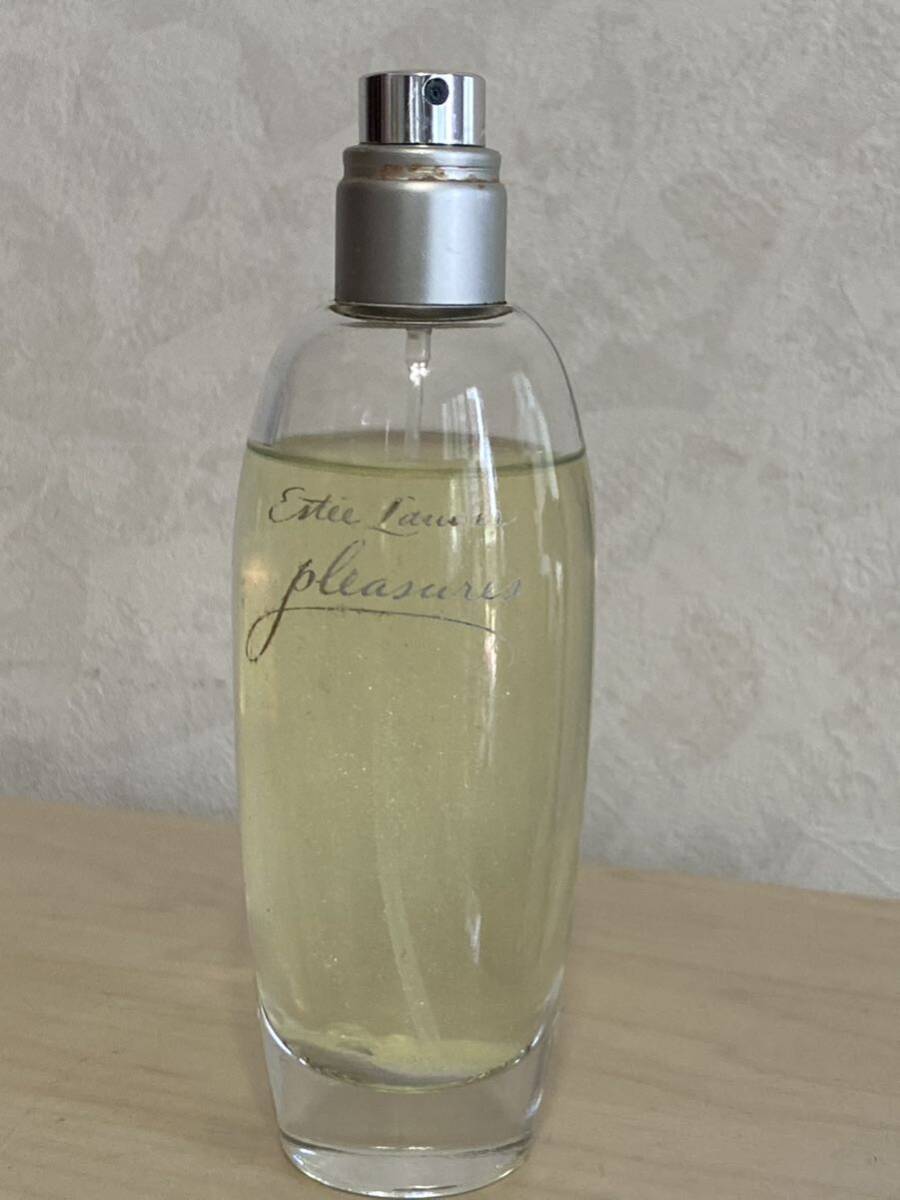 エスティローダー プレジャーズ シマーリング 50ml 香水 PLEASURES SHIMMERING 香水 残量たっぷり キャップなし 訳あり 定形外は350円拍卖