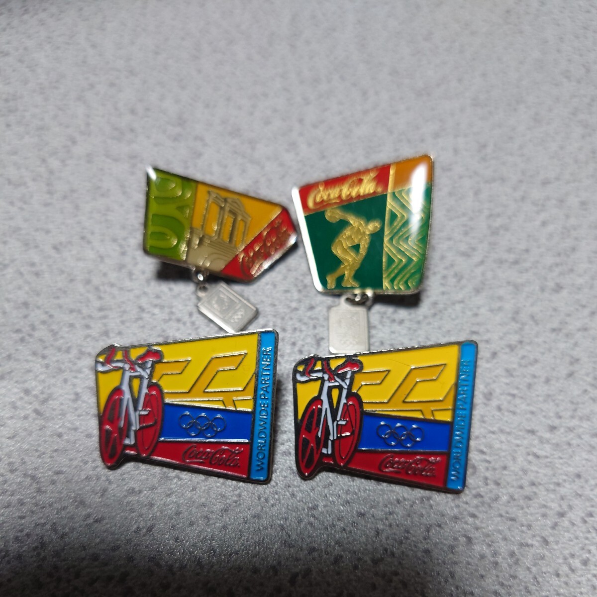 ピンバッジ コカ・コーラ 4個セット ピンズ 即決拍卖