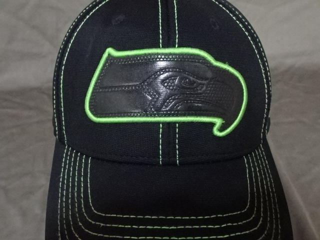 激レア USA購入【47BRAND】 NFLアメリカンフットボール シアトル シーホークス 【Seattle Seahawks】ロゴ刺繍入りキャップ 黒 中古品拍卖