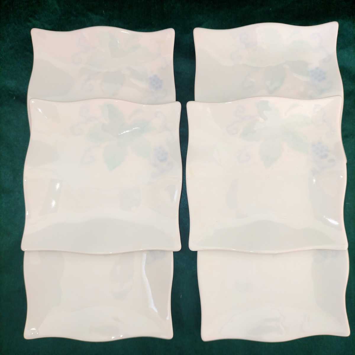 未使用お箱入り  庫山窯  小皿6枚セット 繊細なブドウと弦   9㎝角   深川製磁、香蘭社すきさんも 拍卖