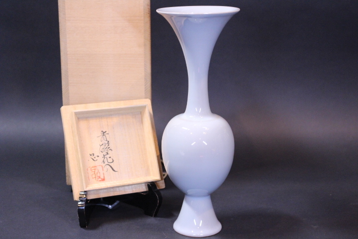 g-4521 川瀬忍 青磁花入 共箱 花器 花瓶拍卖