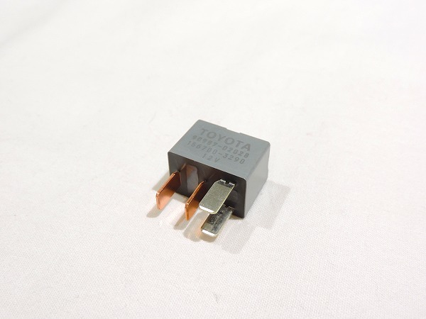 【新品】 トヨタ純正 4極 エアコンリレー ACリレー ※代引き不可商品 90987-02012拍卖