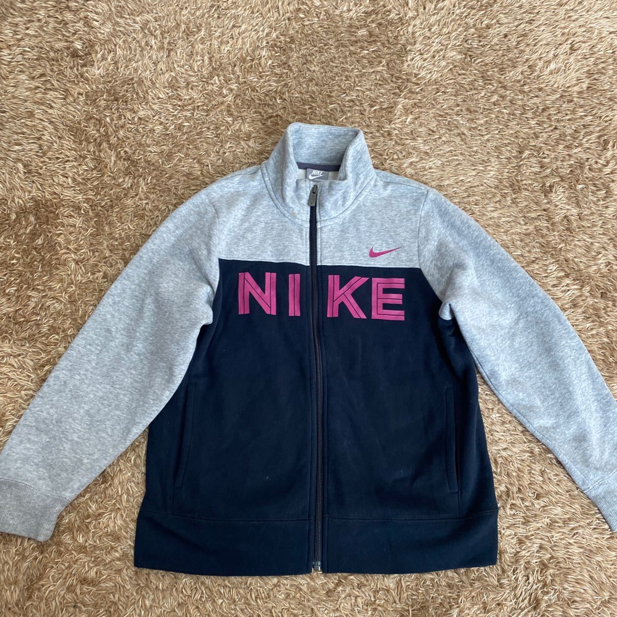 j9 NIKE フードなしパーカー サイズM表記 中国製拍卖