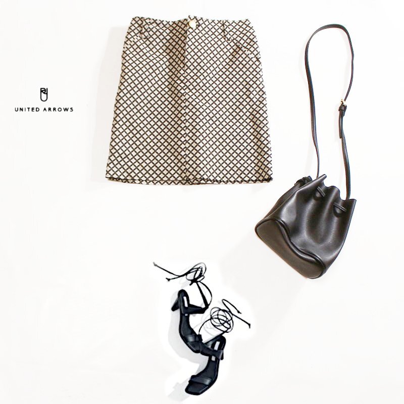 美品 ユナイテッドアローズ UNITED ARROWS 春 夏 刺繍 ジャガード タイトスカート 9号 38 ホワイト 白 ブラック 黒 ゴールド 和柄拍卖