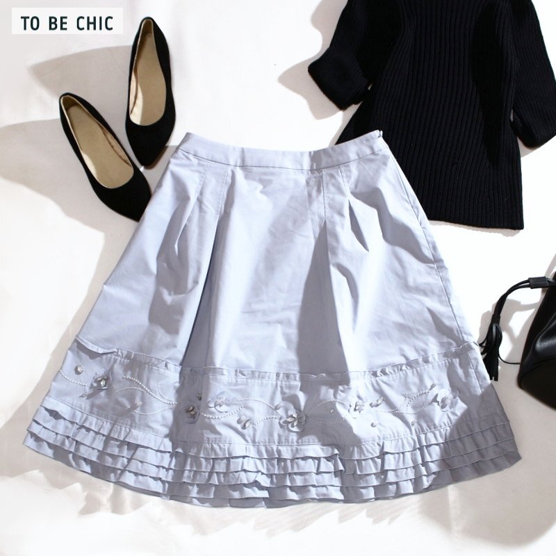 美品 TO BE CHIC トゥービーシック 株)三陽商会 春 夏 お洒落 立体フラワー ビーズ刺繍 ふんわり フレアスカート エレガント 水色 40拍卖