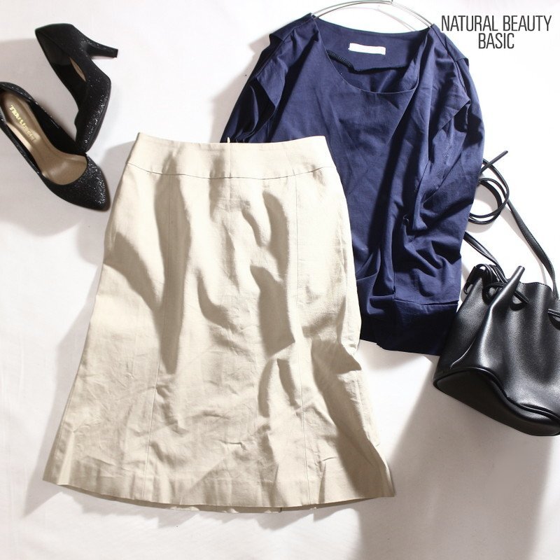 美品 ナチュラルビューティーベーシック 春 夏 ストレッチ コットン タイトスカート スーツ 7号 ベージュ 綺麗め 定番 フォーマル ビジネス拍卖