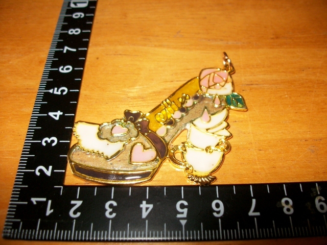 ▲▽不思議の国のアリス イメージ 靴◆ストラップ・ペンダント◆ディズニープリンセス レジン ハンドメイド△▼拍卖