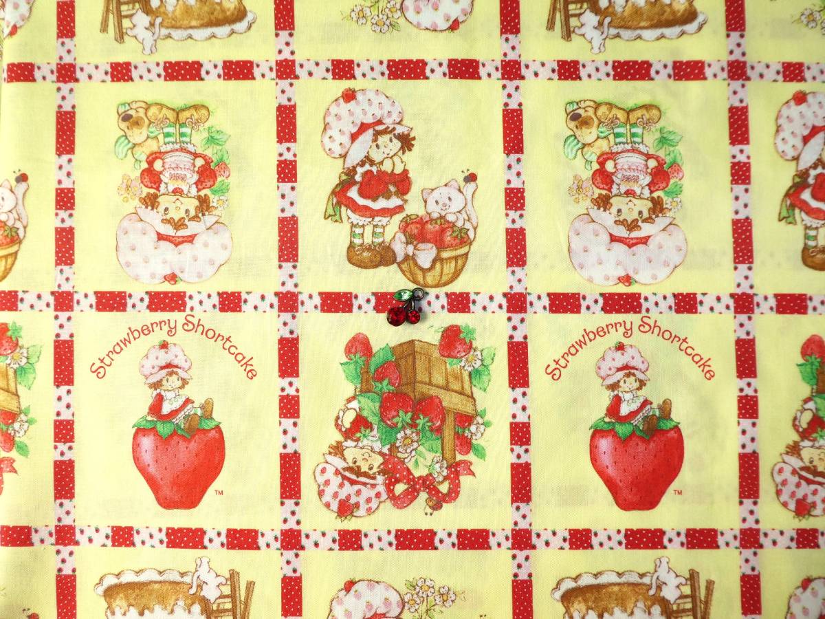即決★レア ストロベリーショートケーキパネル柄生地イエロー★レトロ昭和いちご女の子カントリー拍卖