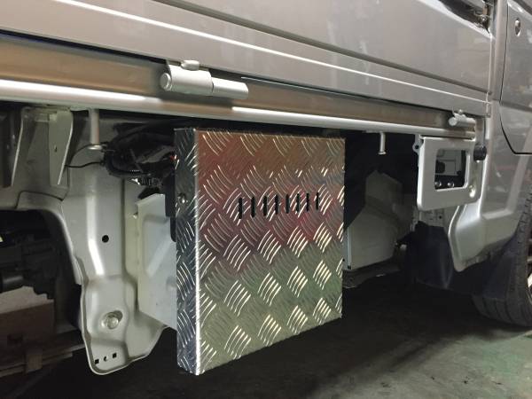 キャリイ標準車 DA16T アルミ縞板 バッテリー カバー拍卖