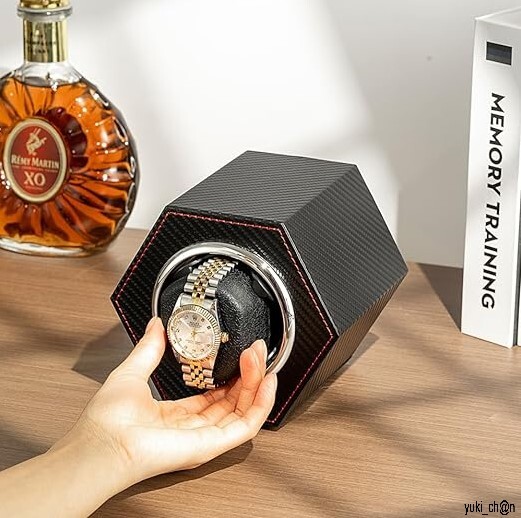 ワインディングマシーン 炭素繊維 ウォッチワインダー 自動巻き時計ワインディングマシーン 自動巻き上げ機 男女兼用 おしゃれ プレゼント拍卖