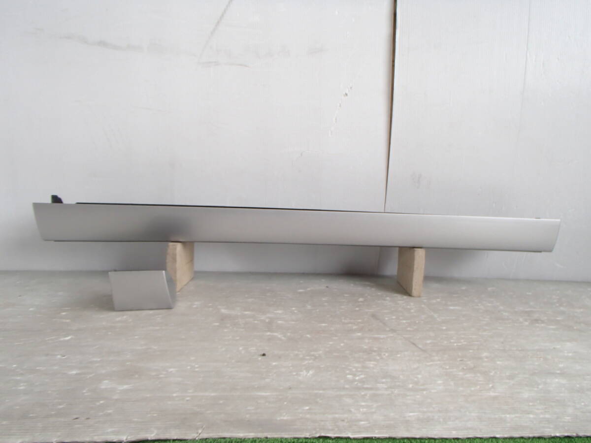 ANH20/GGH25/ATH20 アルファード ヴェルファイア G・X・V HV 純正 左 フロント ドア モール 1F7 シルバー 76904-58020-B0 【24-729】拍卖