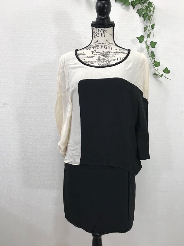 2688 【 Diagram 】 シルク100% 襟元・裾ビジュー装飾 ドルマンスリーブ 半そでワンピース サイズ:38 色:ベージュ ブラック拍卖