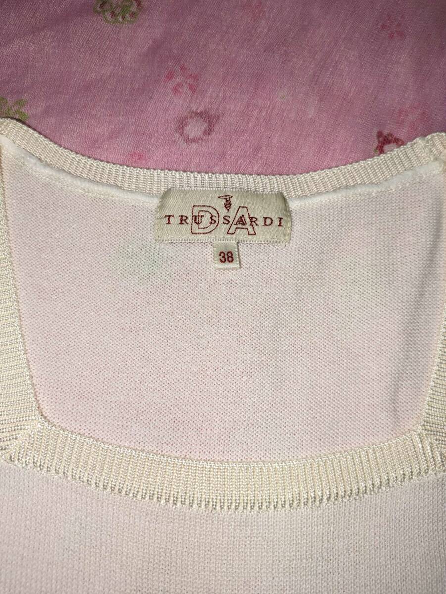 ★トラサルディ★ 美品 レディース ノースリーブデザインサマーニット スクエアカット ホワイト拍卖