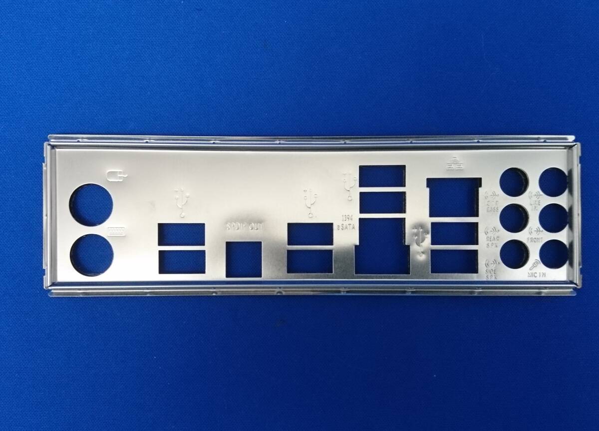 「ASUS P7P55D」用I/Oパネル拍卖