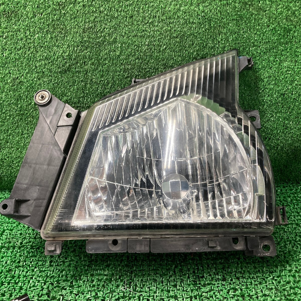 ♪♪タイタン LHR69 左 ヘッドランプ ヘッドライト KOITO 110-21819 (W4990)♪♪拍卖