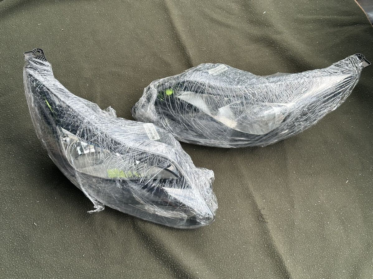 美品 フォード フォーカス Mk3 ヘッドライト 左右セット BM51-13W029-CH ford focus ハロゲン ドイツ仕様 ヘッドランプ 純正品 拍卖