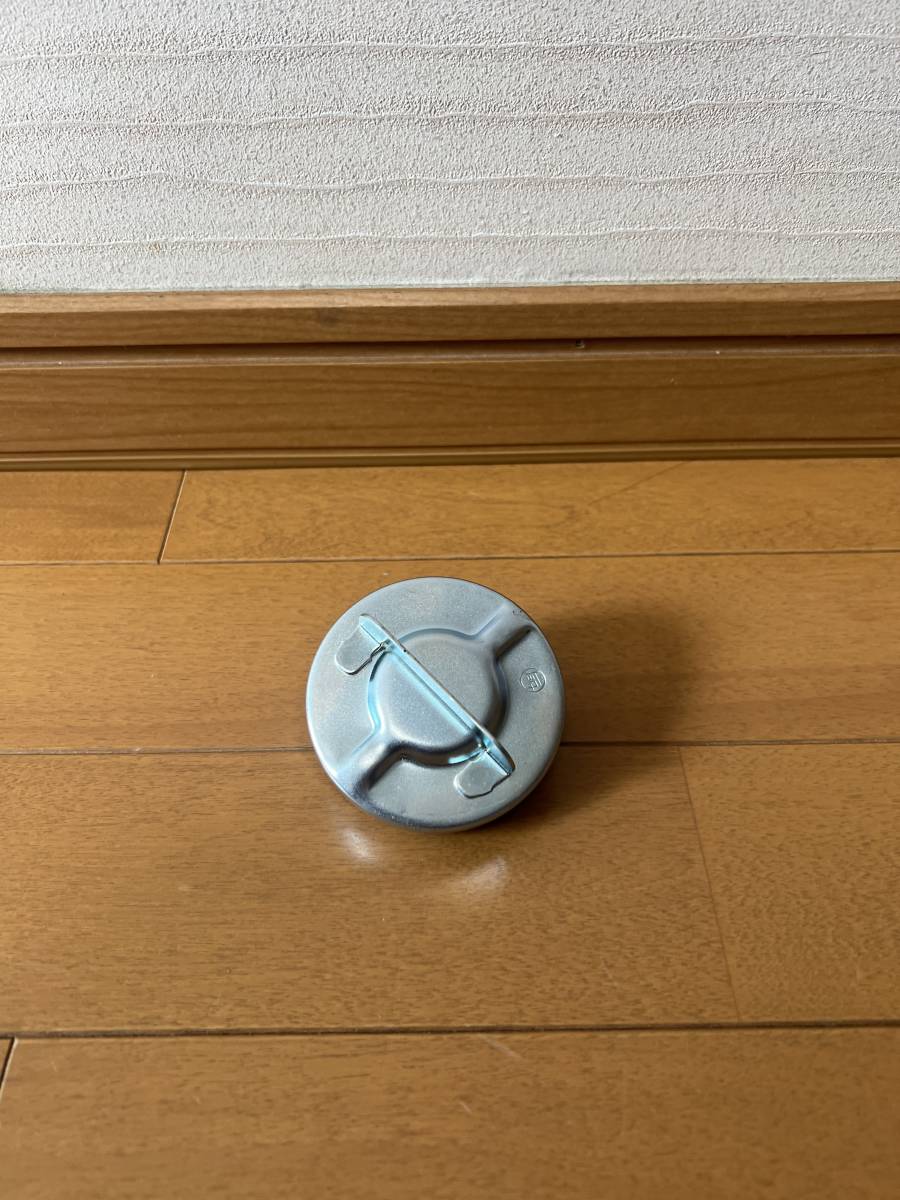 新着、トヨタ純正品、ランクル60.FJ62.FJ型、ガソリンフューエルタンクキャップ新品。拍卖