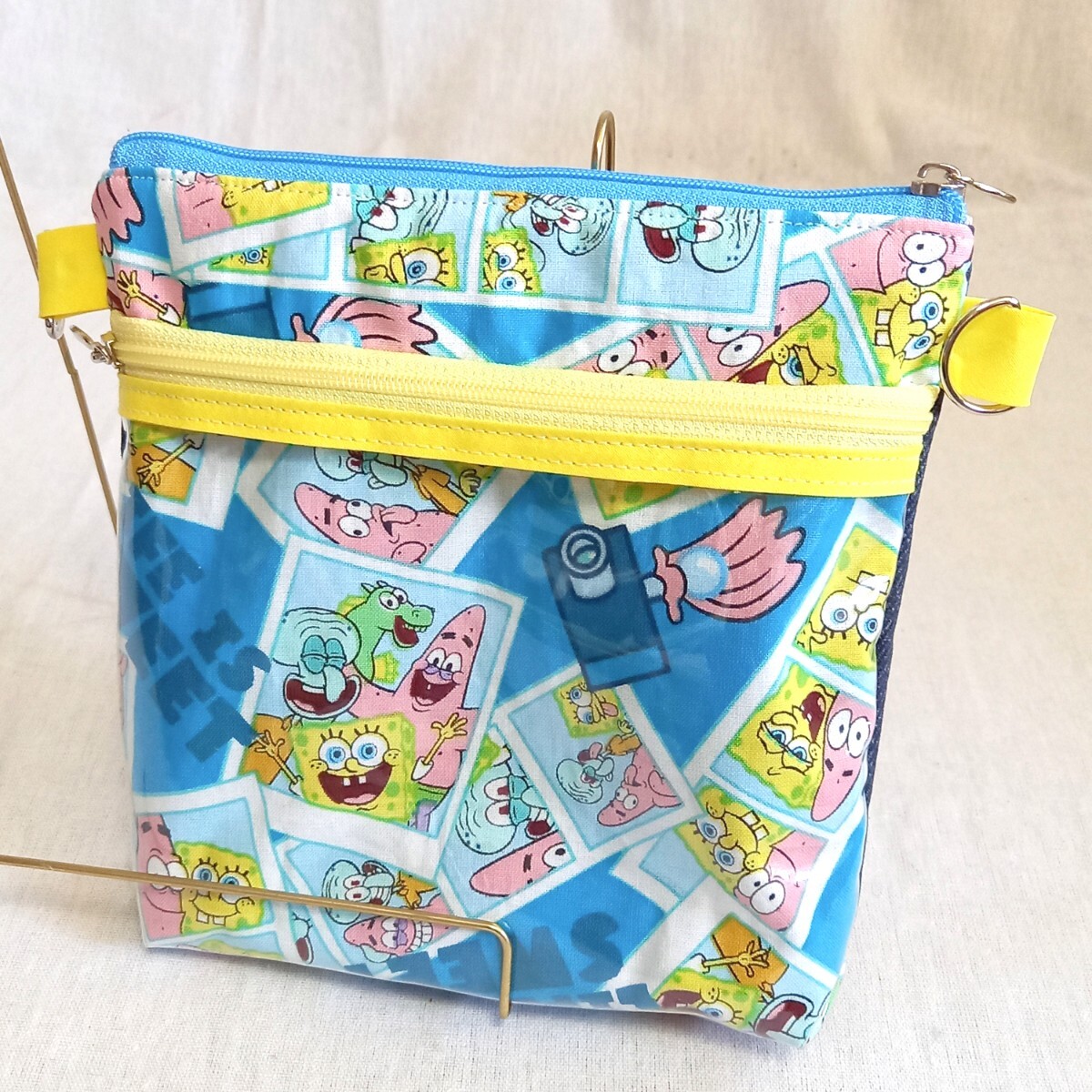 手作り☆保冷保温ファスナーポーチ☆縦17×横18×マチ4cm☆スポンジボブ☆透明ファスナーポケット付き拍卖
