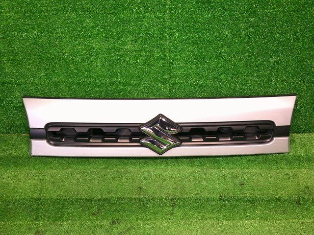 4kurudepa R1年 スペーシア DAA-MK53S ラジエータ グリル 72110-79R10-BE1 シルバー Z2S拍卖