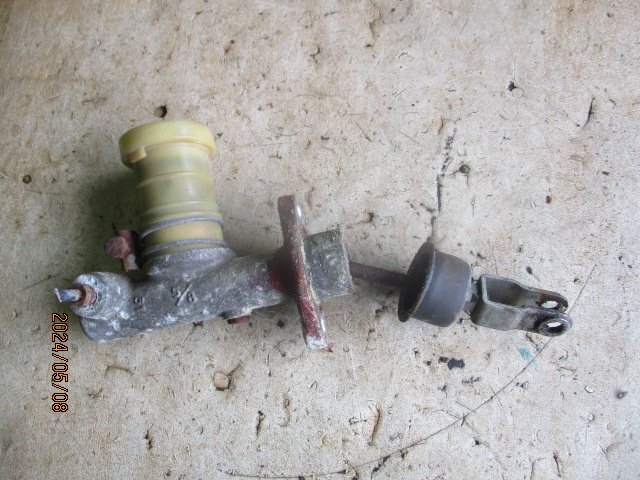 (0254)JP711 バイオレット クラッチマスターシリンダー拍卖