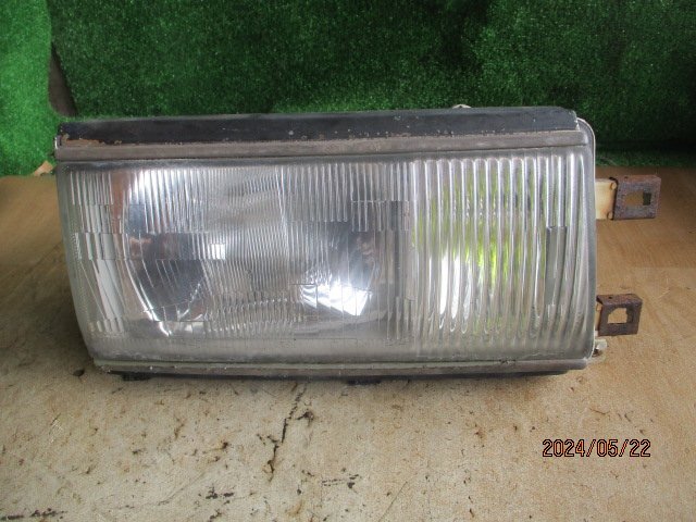 (0259)UY31 セドリック 右側ヘッドライト ヘッドランプ拍卖