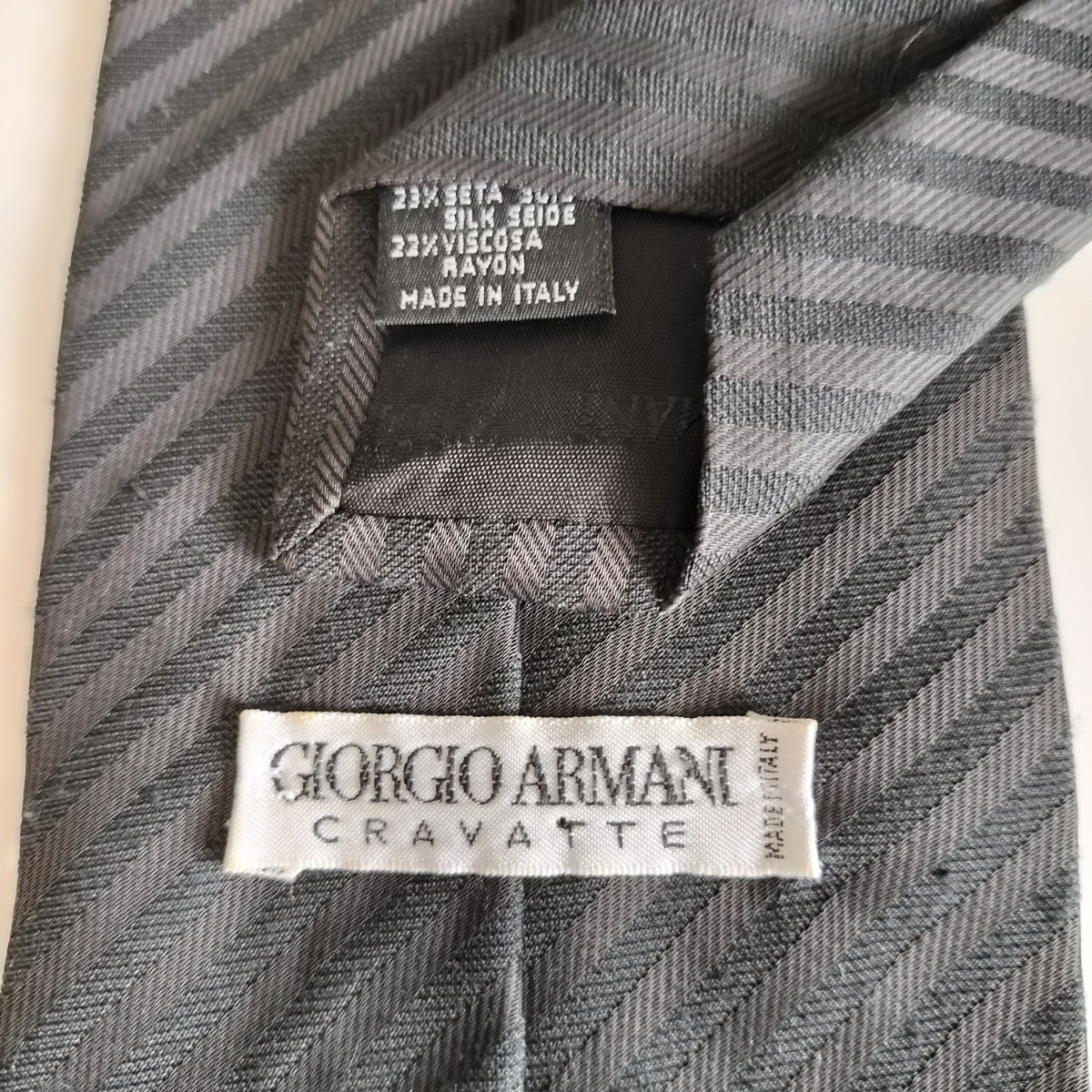 GIORGIO ARMANI(ジョルジオアルマーニ)黒ブラックストライプネクタイ拍卖