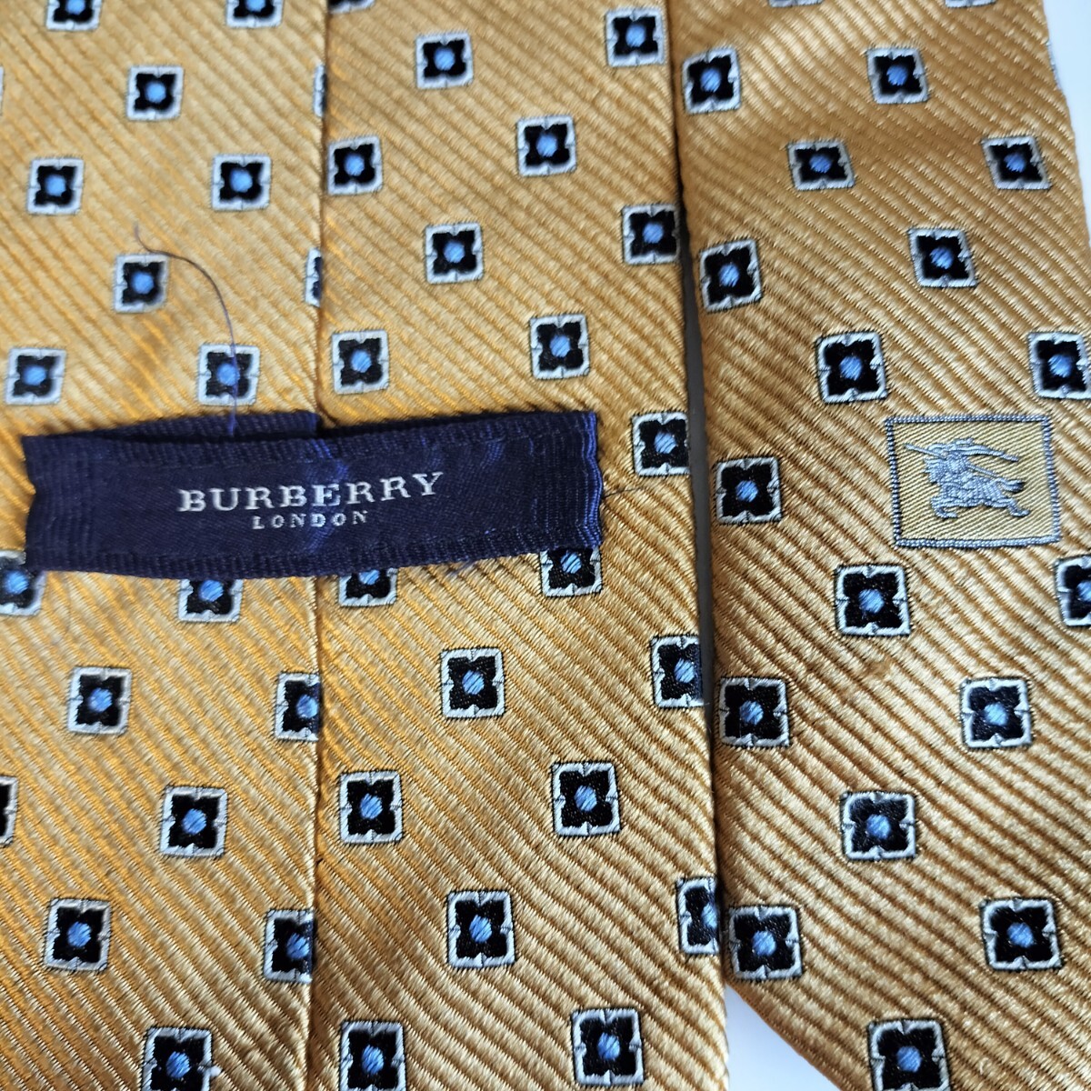 BURBERRY LONDON (バーバリーロンドン)土色黒マイクロスクエアドットネクタイ拍卖