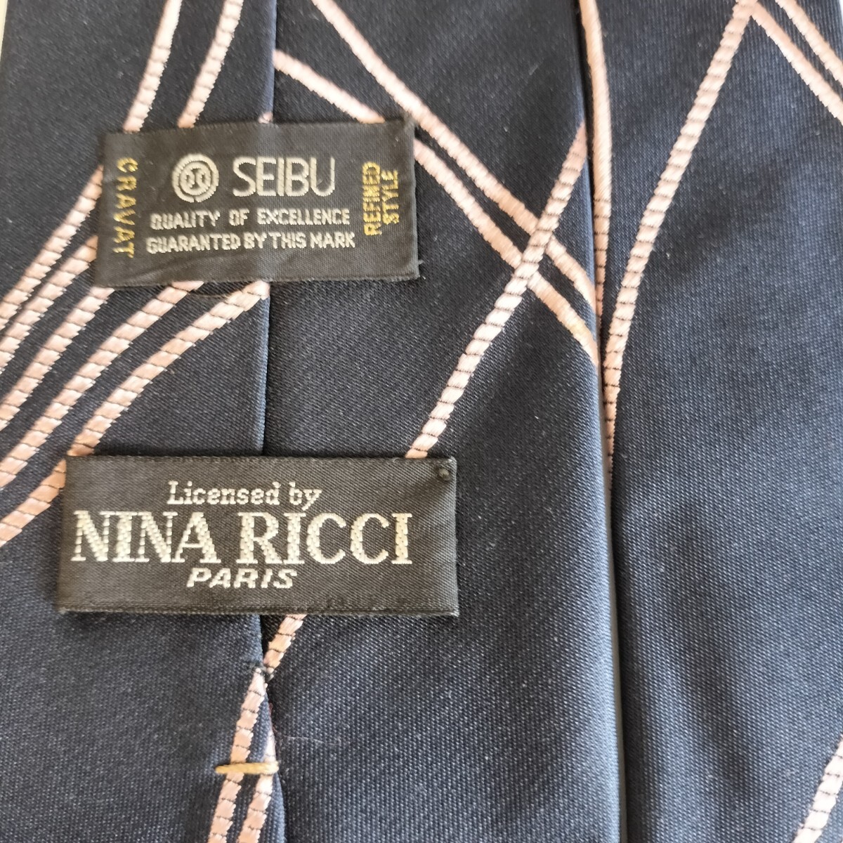 NINA RICCI(ニナリッチ)クロまだら線ネクタイ拍卖