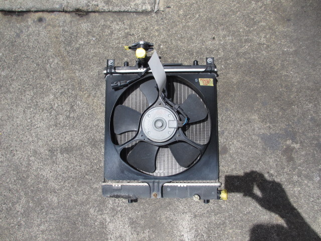 モコ② H21 ラジエーター MG22S K6A ファン付 ラジエター 拍卖