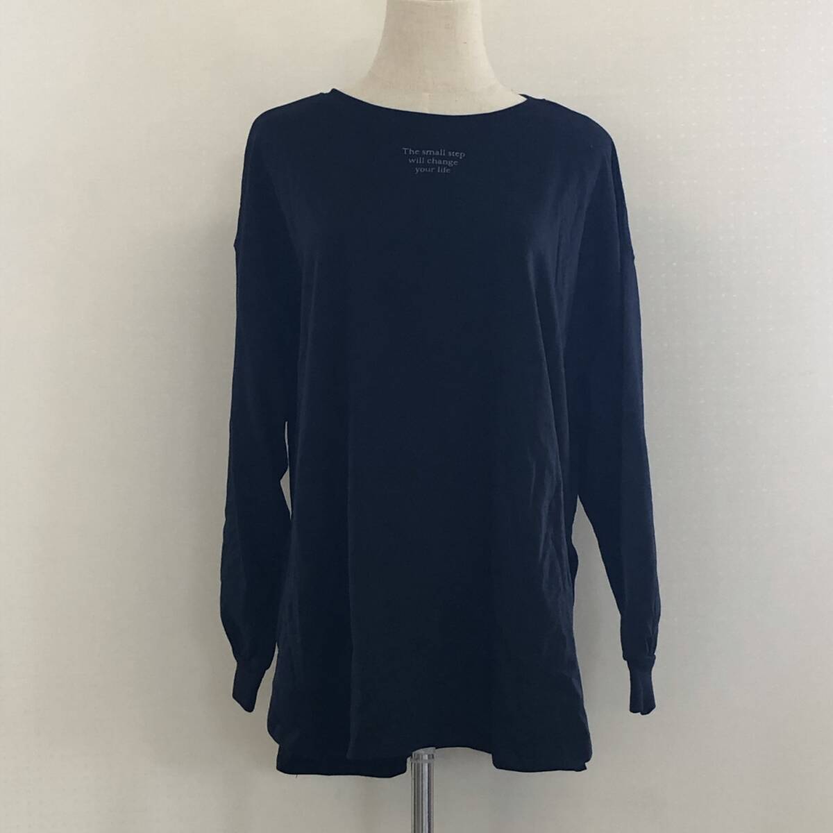 Y1176 earth music&ecologyレディース トップス Tシャツ 長袖 薄手 伸縮性 丸首 サイズF ブラック 黒 綿素材含 カジュアル おしゃれ 春秋 拍卖