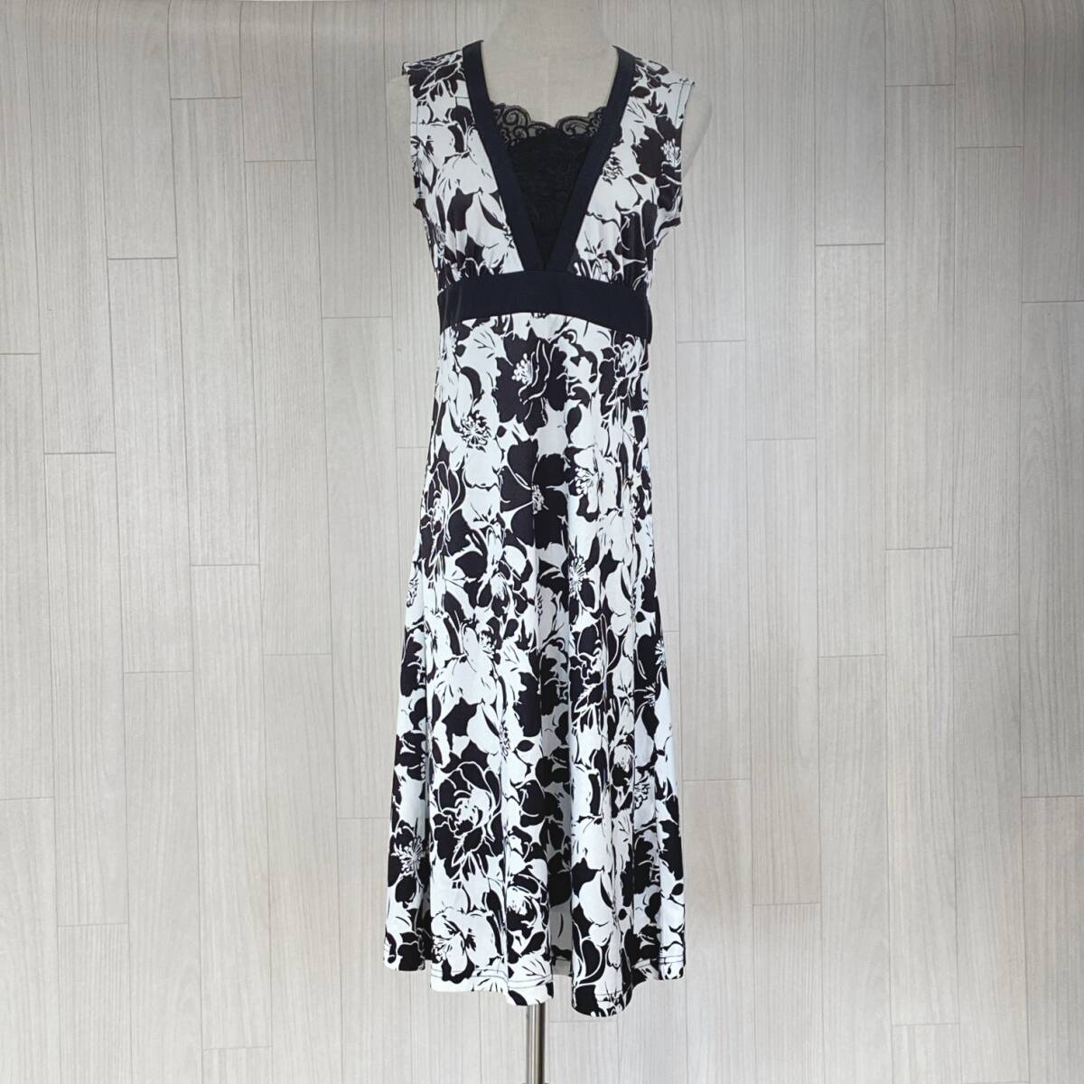 Y1189 livre daire レディース ワンピース ひざ丈ワンピース 袖無し 薄手 伸縮性 チャック 花柄 シンプル クール 涼しげ おしゃれ 夏 拍卖