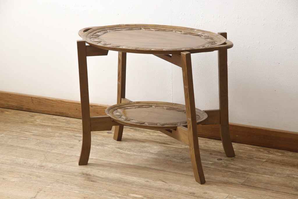 R-057691 和製ビンテージ 軽井沢彫り 笹の葉の彫がアクセントになったトレー(お盆)付きサイドテーブル(ナイトテーブル、ヴィンテージ)拍卖